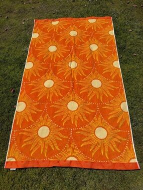 Costco Oversized Beach Towel Blazing Suns Orange Yellow 39x67 Soft 100% Cotton